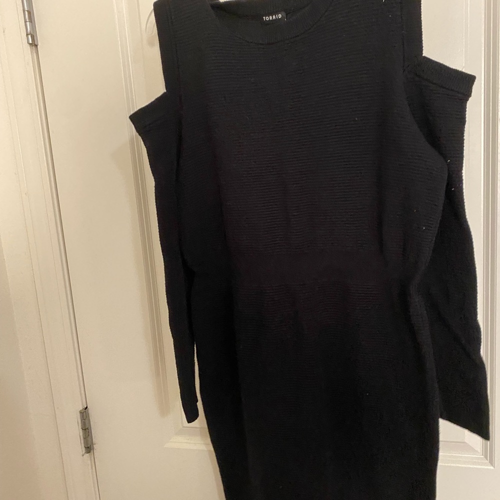 Plus size cold shoulder dress